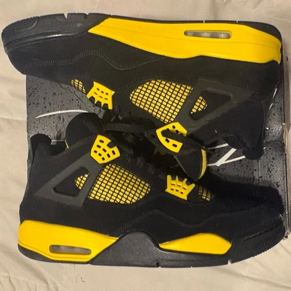 Jordan Athletic Shoes - Black - Picture 4 of 8